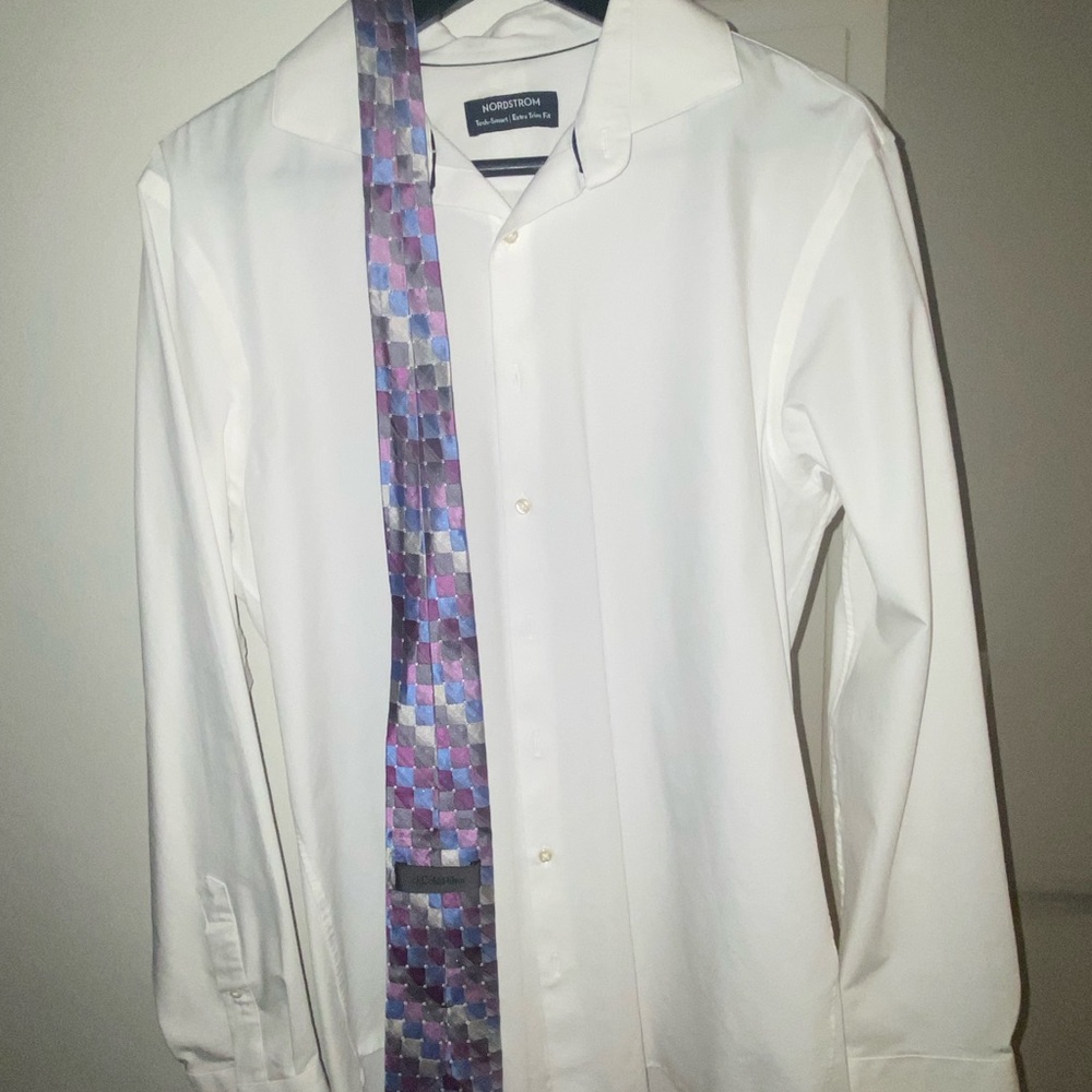 Men’s purple striped tie